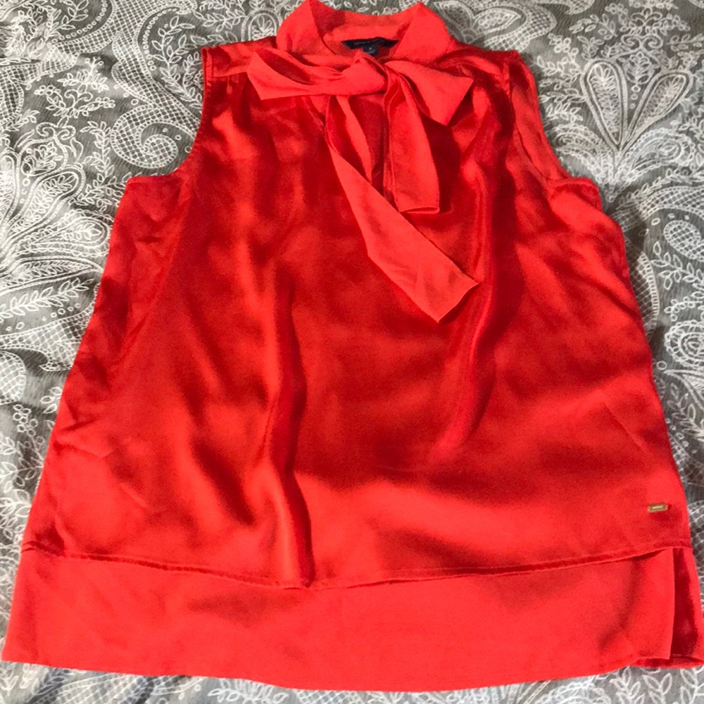 Sleeveless blouse